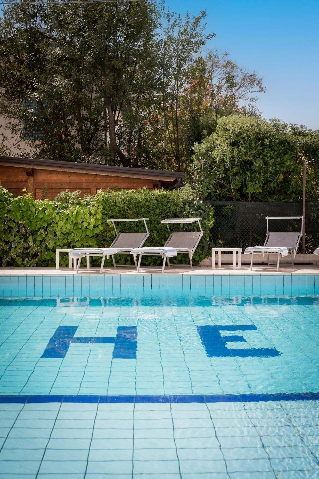 Hotel Embassy Riccione Zewnętrze zdjęcie